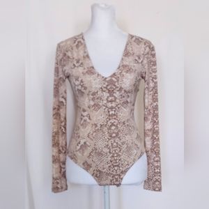 Leith Anthropologie Long Sleeve Faux Snakeskin Print Brown Tan Bodysuit Size XS